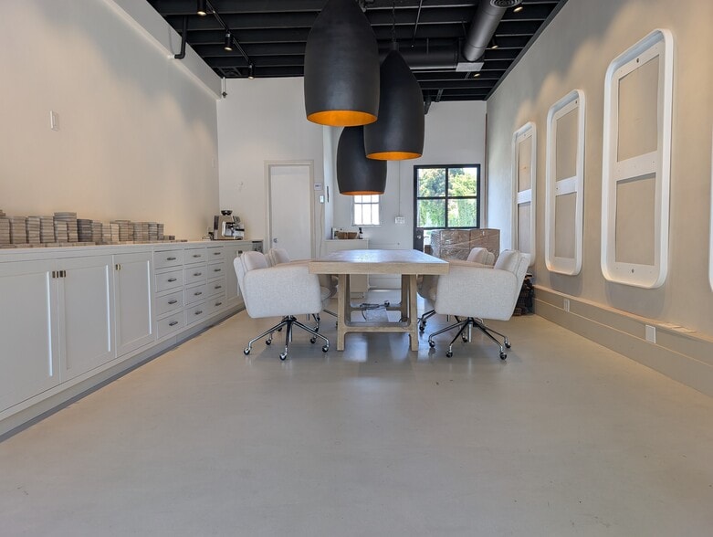 More Photos Of 8804 Charleville, Beverly Hills Storefront For Lease