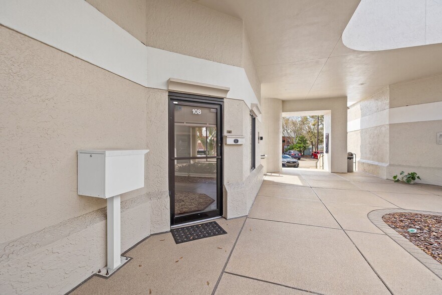 More Photos Of 3023 Eastland Blvd, Clearwater Office For Sale