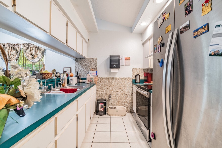 More Photos Of 4407 Millwood Rd, Spring Hill Assisted Living For Sale