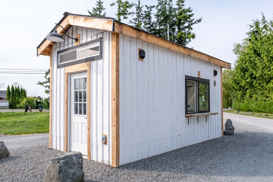 More Photos Of 14969 W Bow Hill Rd, Bow Bar For Sale