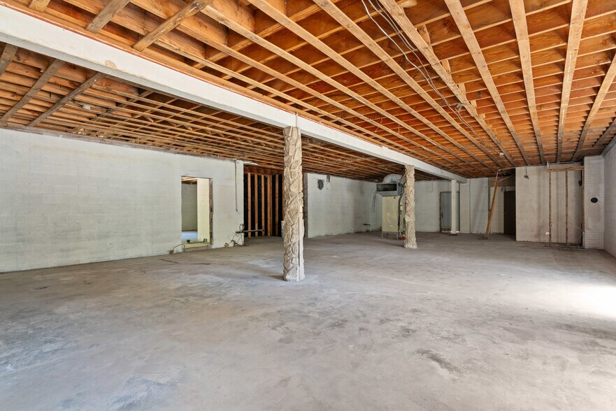 More Photos Of 39913 221st ave, Amboy General Retail For Sale