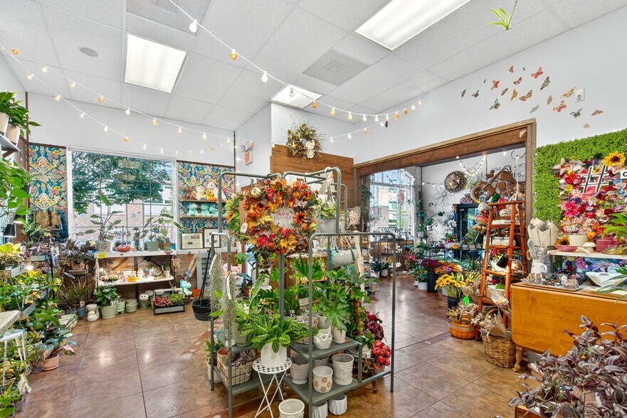 More Photos Of 1647 NE Market Dr, Fairview Apartments For Sale