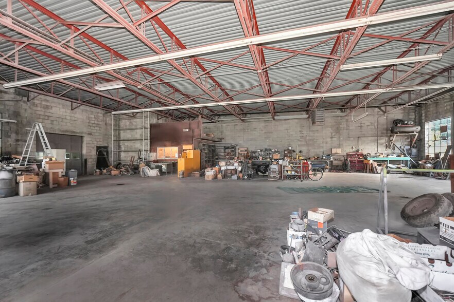 More Photos Of 655 N Washington St, Naperville Service For Sale