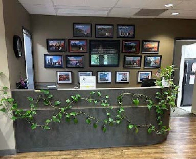 More Photos Of 698 12th St SE, Salem Office For Lease