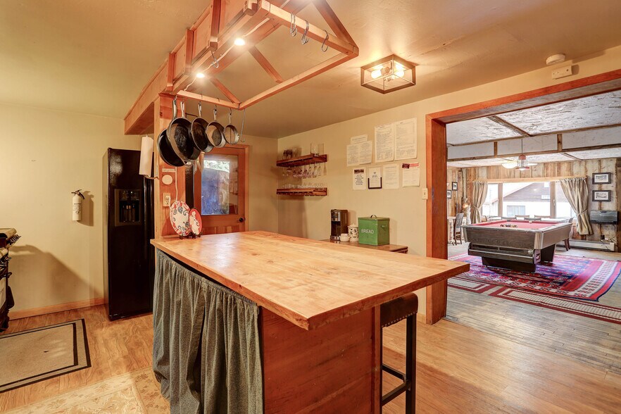 More Photos Of 468 Riverside Dr, Lyons Specialty For Sale