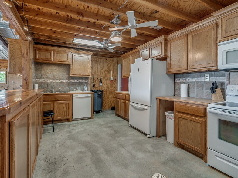 More Photos Of 341070 E 890 Rd, Chandler Lodge Meeting Hall For Sale