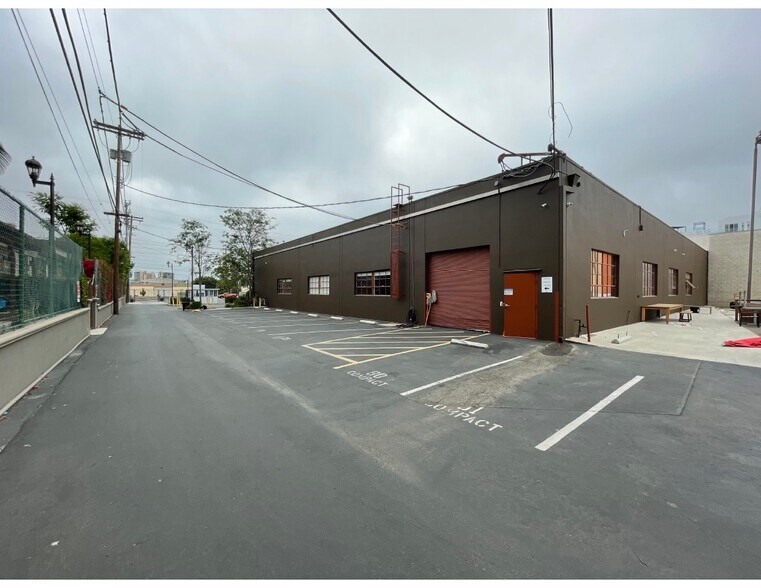 More Photos Of 4082-4086 Del Rey Ave, Marina Del Rey Office For Lease