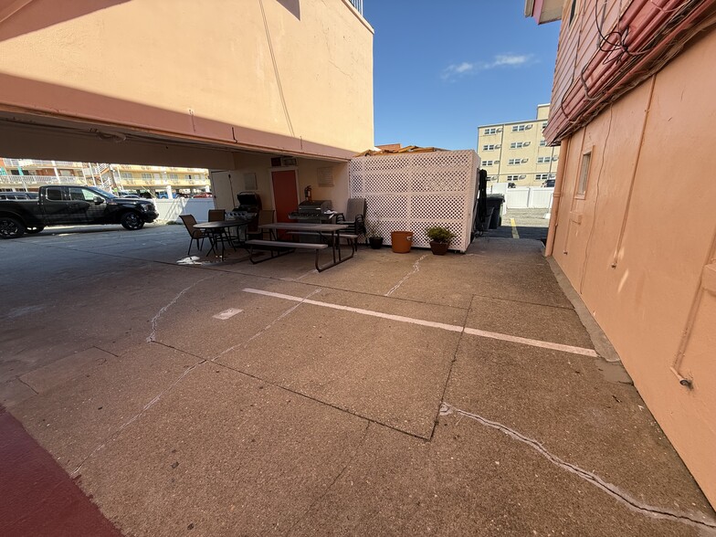 More Photos Of 4711 Atlantic Ave, Wildwood Hotel For Sale