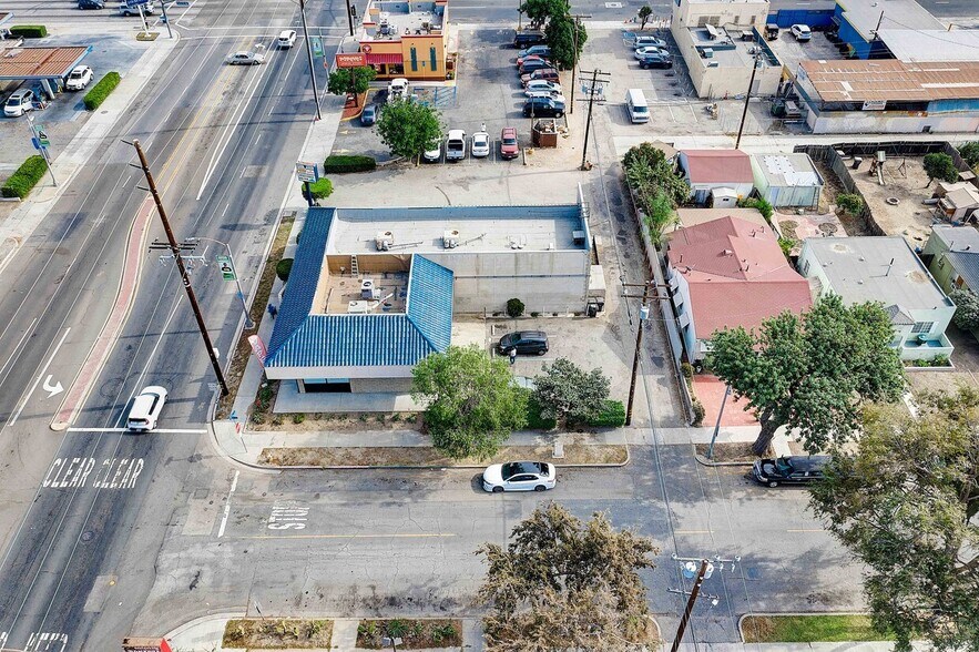 More Photos Of 1730-1740 W Willow St, Long Beach General Retail For Sale