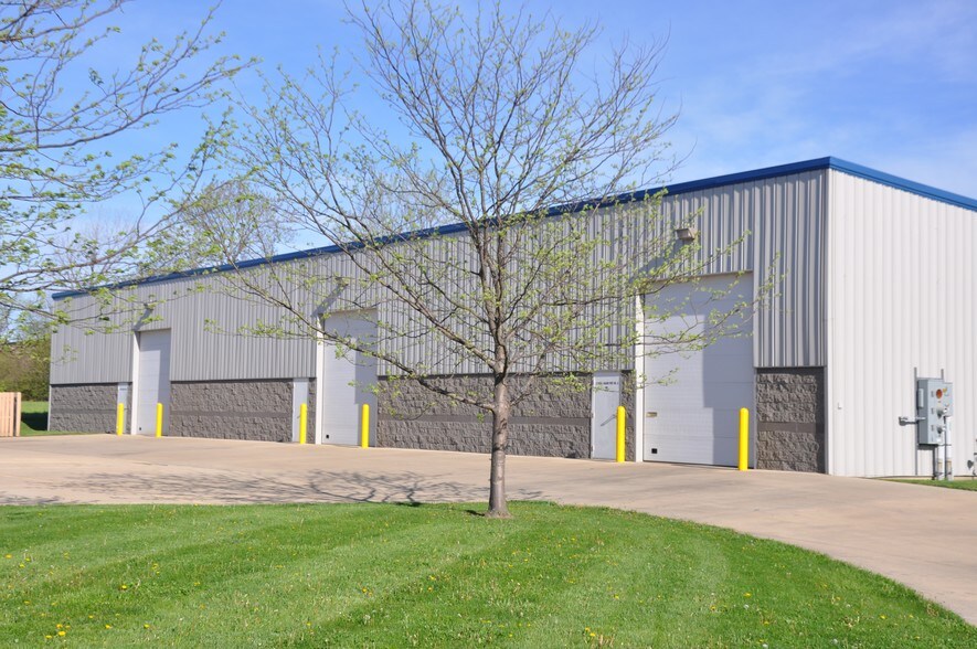 More Photos Of 3195 Grand Prix Dr, Decatur Warehouse For Lease