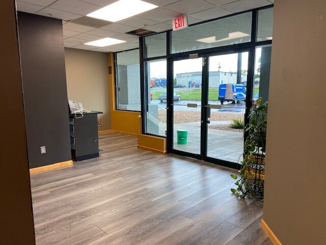 More Photos Of 131 Industrial Park Dr, Hollister General Retail For Lease
