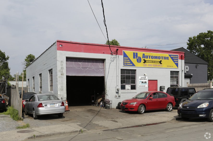 More Photos Of 30 Dyke Ln, Stamford Auto Repair For Sale