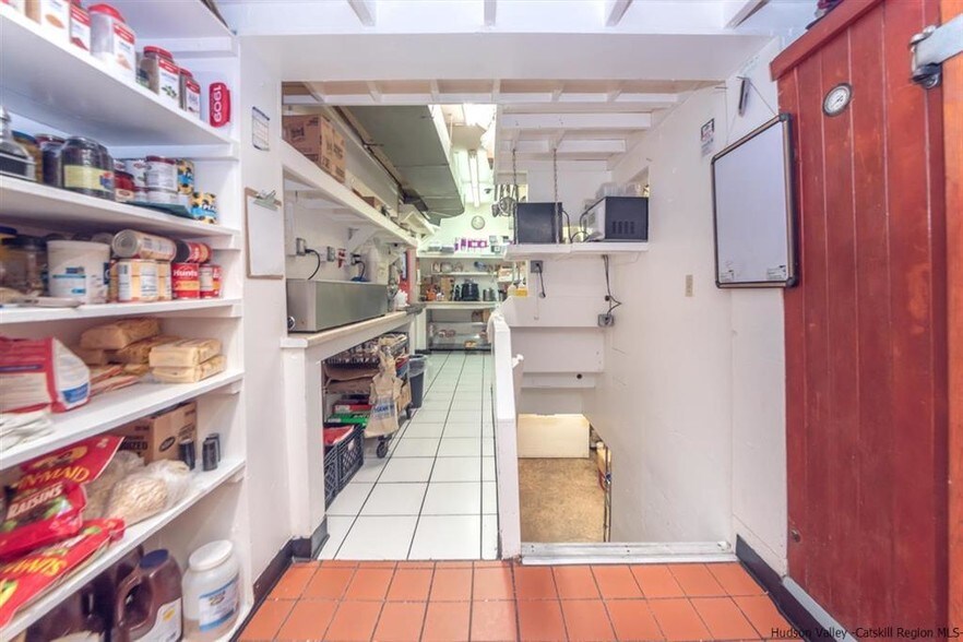More Photos Of 90 Old Rt-9w, Port Ewen Restaurant For Sale