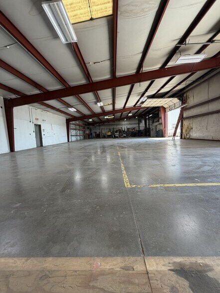 More Photos Of 712 S Milam St, Amarillo Warehouse For Lease