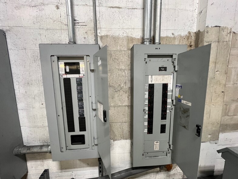 More Photos Of 5295 NW 163rd St, Miami Lakes Warehouse For Lease