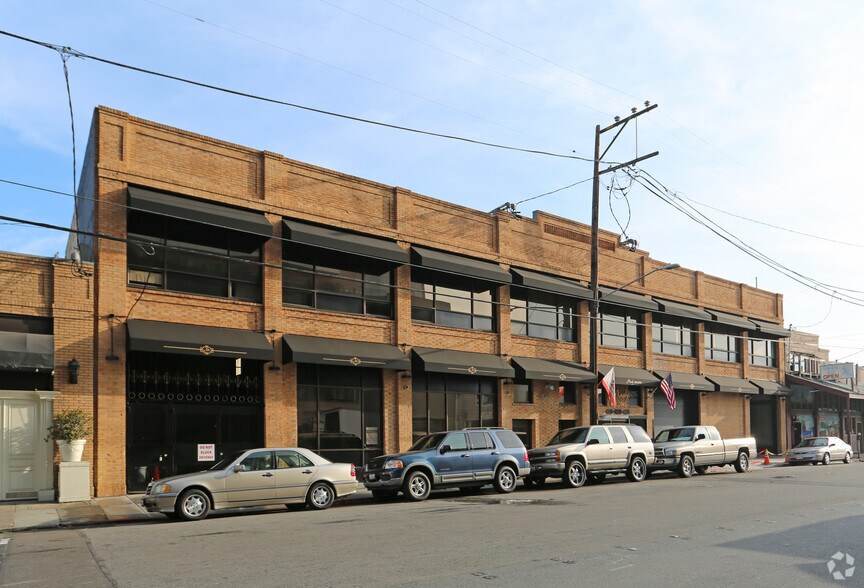 More Photos Of 420 3rd St, Oakland Light Manufacturing For Lease