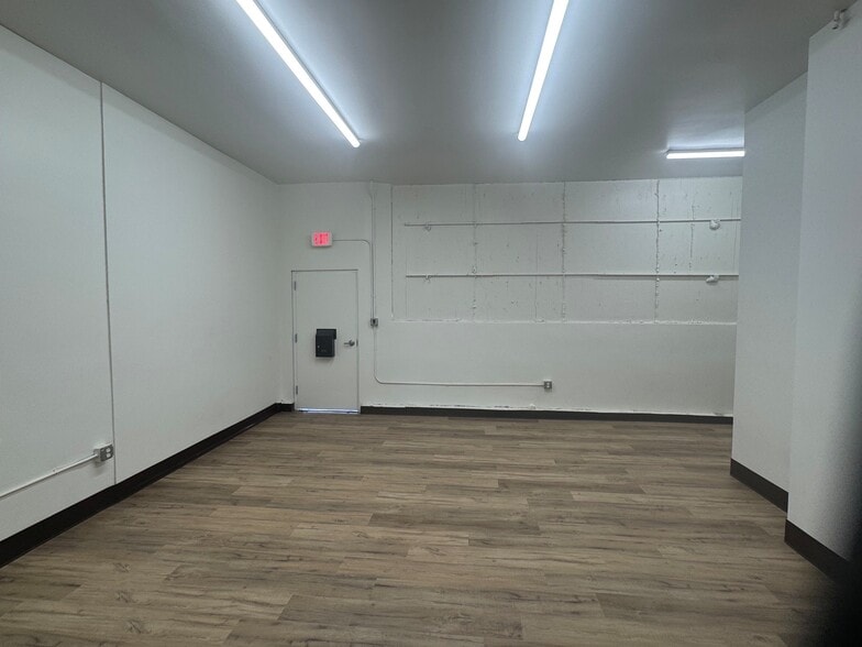 More Photos Of 4228 E Washington Blvd, Commerce Warehouse For Sale