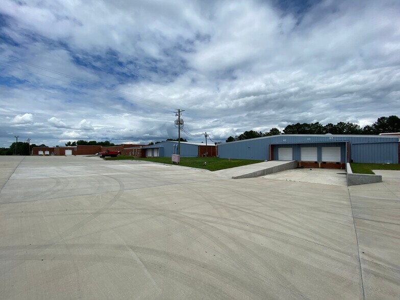 Primary Photo Of 599 Raleigh Rd, Henderson Warehouse For Lease