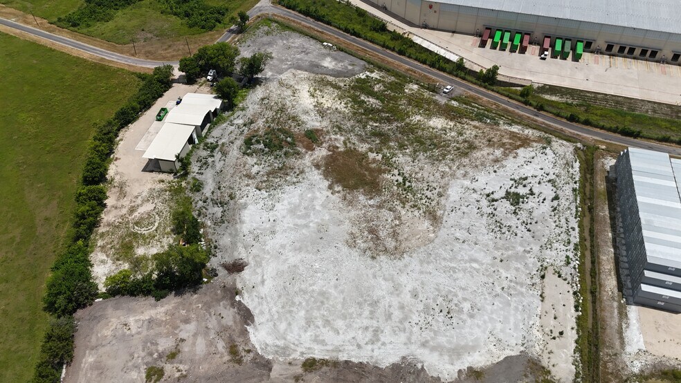 More Photos Of 601, 867, 906 Talco Rd, Lancaster Warehouse For Lease