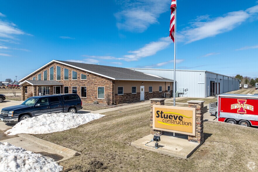 More Photos Of 2201 E Oak St, Algona Warehouse For Sale