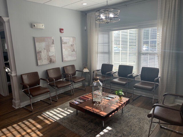 More Photos Of 1421-1431 McHenry Rd, Buffalo Grove Office For Sale