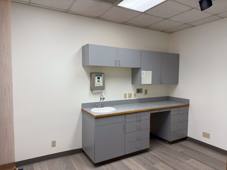 More Photos Of 3226-3246 N Lombard St, Portland Office For Lease