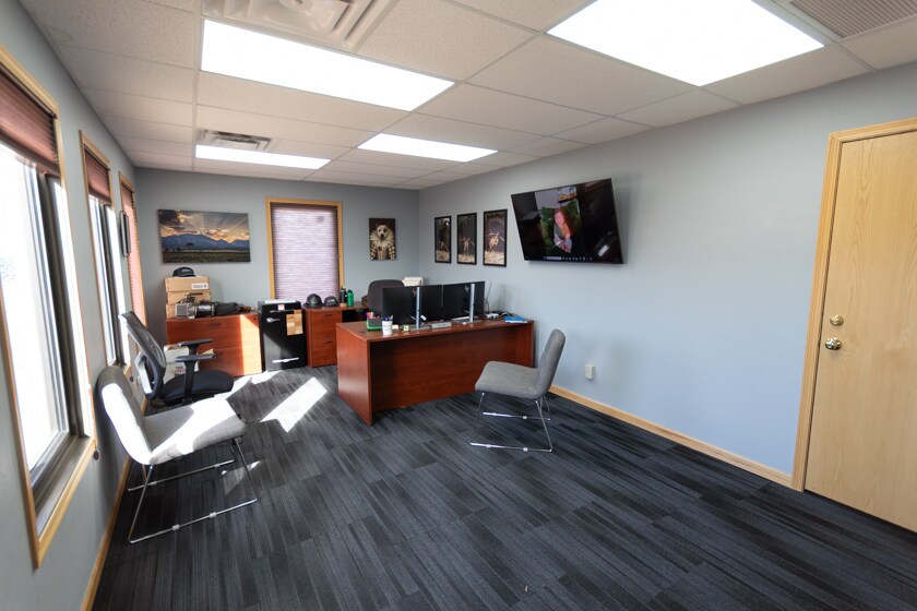 More Photos Of 2020 Airway Ave, Fort Collins Light Manufacturing For Lease