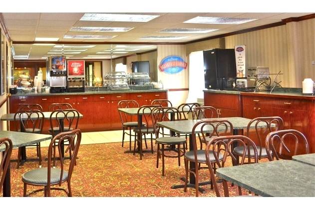 More Photos Of 6460 Dixie Hwy, Bridgeport Hotel For Sale