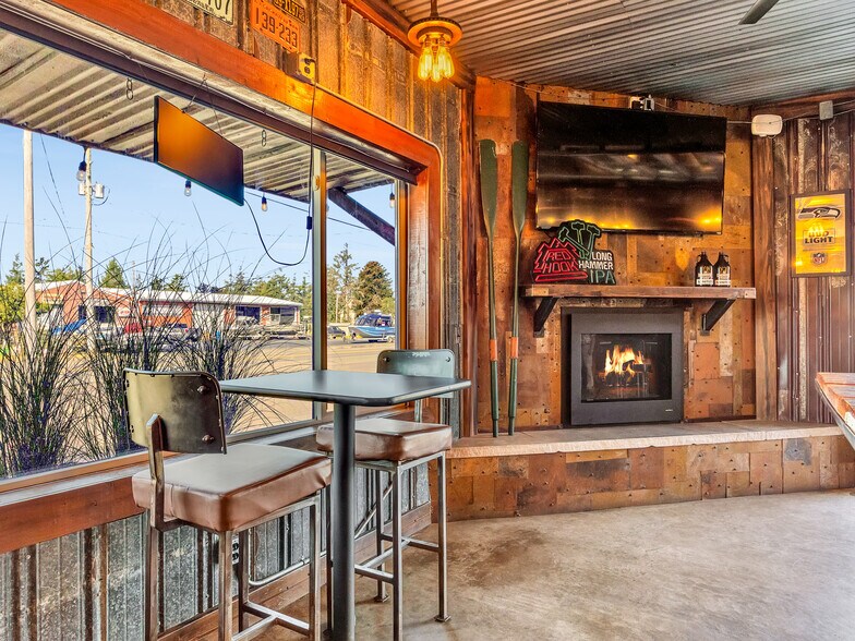 More Photos Of 780 US-101, Chinook Restaurant For Sale