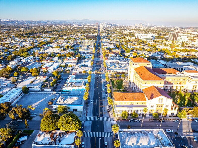 More Photos Of , Santa Monica General Retail For Sale