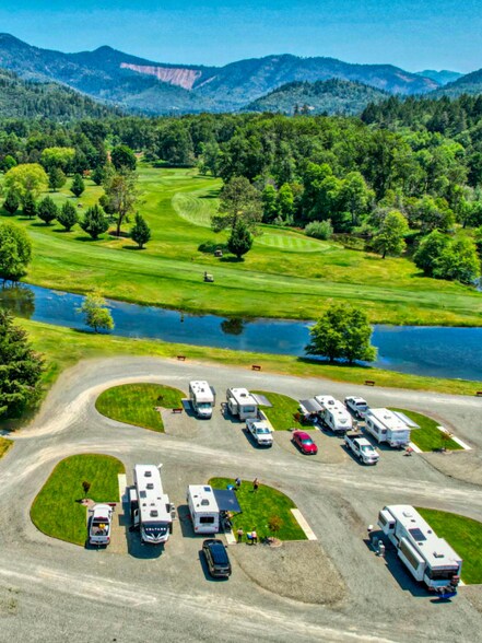 More Photos Of 7350 New Hope Rd, Grants Pass Golf Course Driving Range For Sale