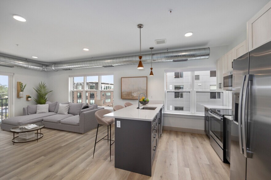 More Photos Of 27 S Squirrel Rd, Auburn Hills Coworking Space