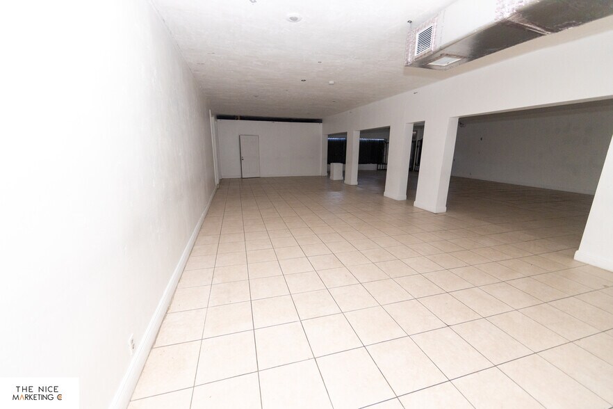 More Photos Of 3045 W Broward Blvd, Fort Lauderdale Freestanding For Sale