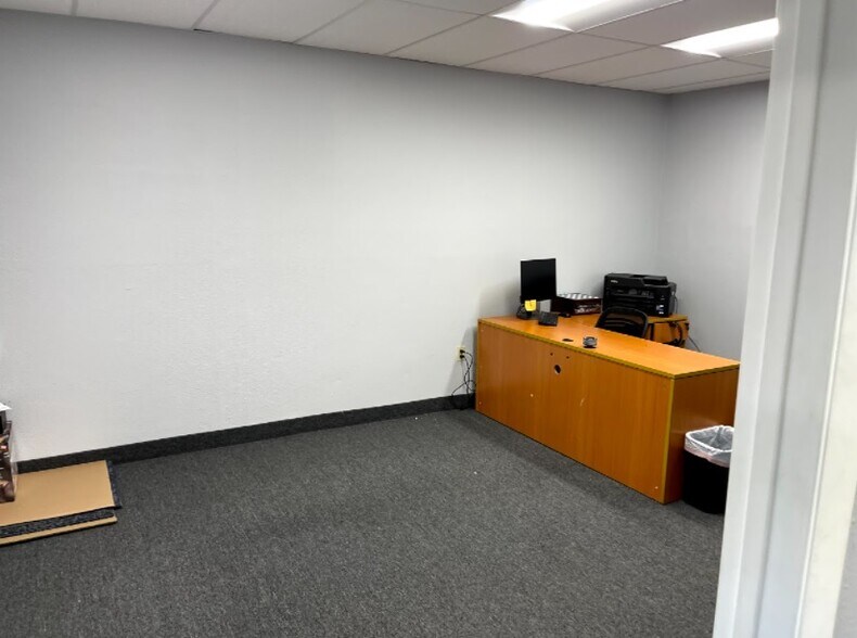 More Photos Of 9600 W Sample Rd, Coral Springs Office For Lease