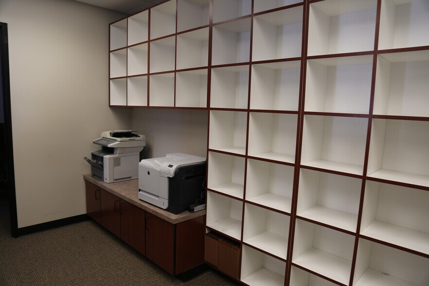 More Photos Of 5800-5810 Lomas Blvd NE, Albuquerque Medical For Lease