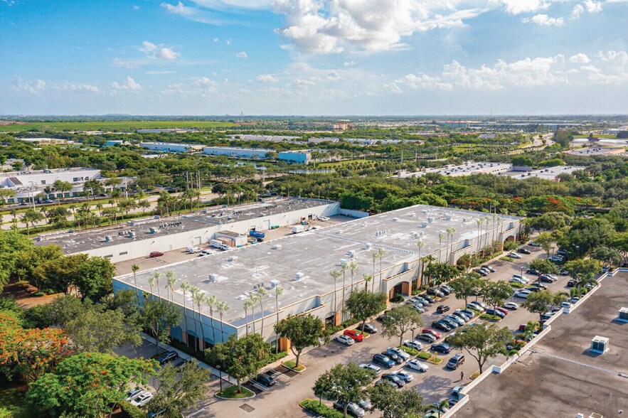 Primary Photo Of 3008 N Commerce Pky, Miramar Warehouse For Lease