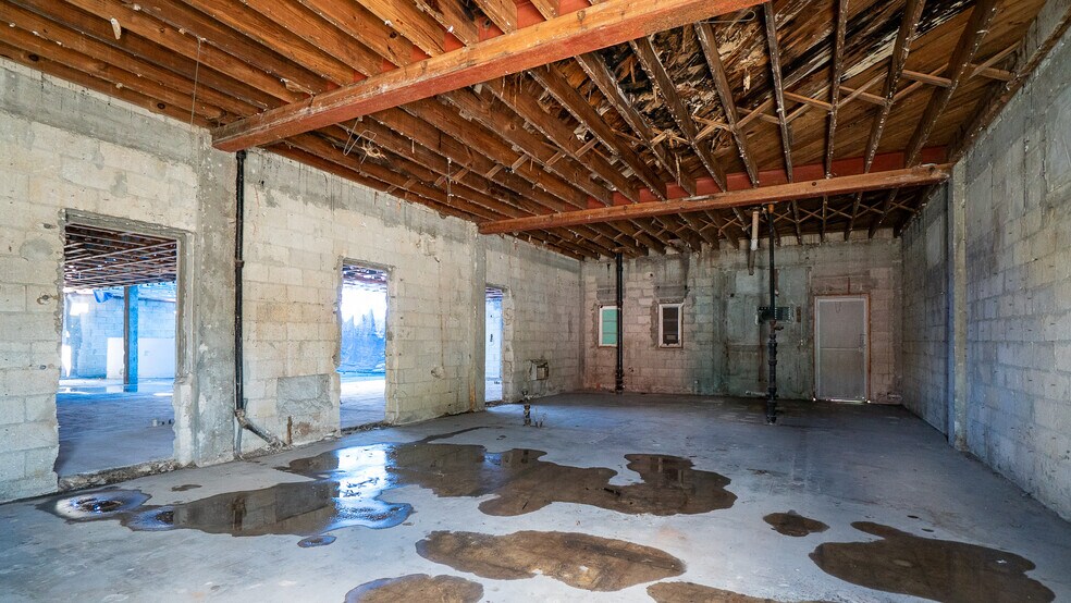 More Photos Of 5535 NE 2nd Ave, Miami Loft Creative Space For Lease