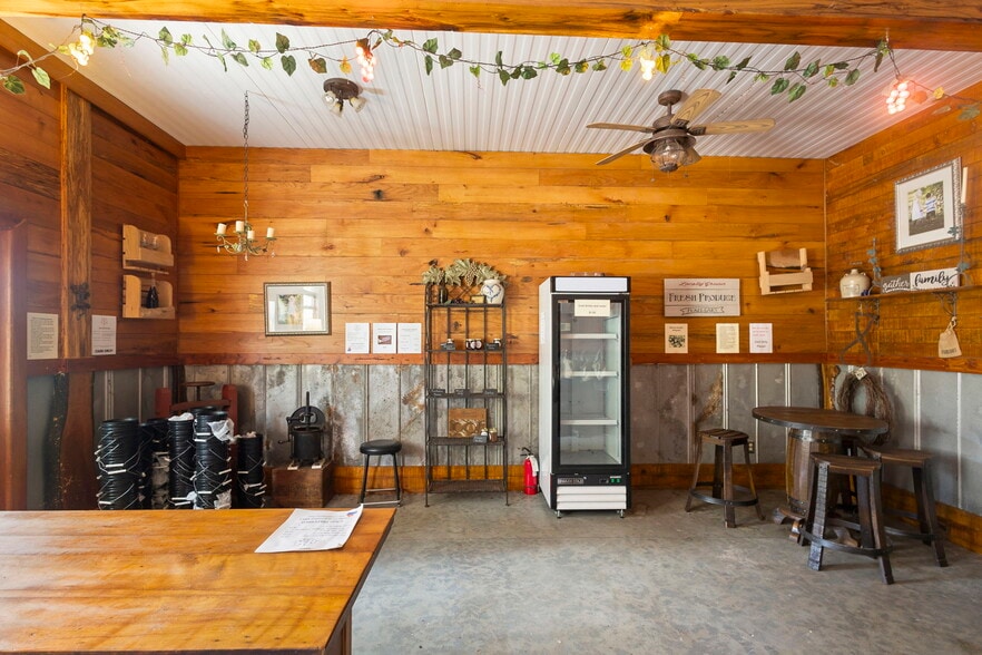 More Photos Of 1056 Reynolds Rd, De Leon Springs Specialty For Sale