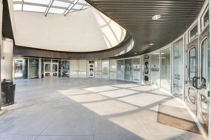 More Photos Of 19333 N US 59 Hwy, Humble Unknown For Lease