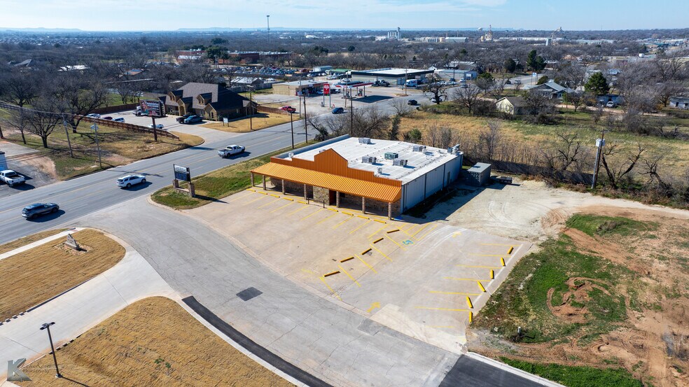 More Photos Of 550 E South 11Th St, Abilene Restaurant For Sale