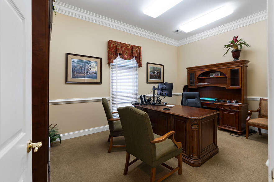 More Photos Of 1300 E Main St, Cartersville Medical For Sale