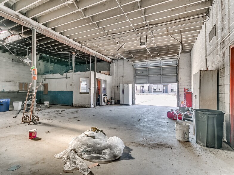 More Photos Of 227 W MacArthur Dr, Midwest City Auto Repair For Sale