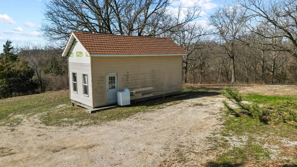 More Photos Of 210 Country Living Ln, Eldon Manufactured Housing Mobile Home Park For Sale