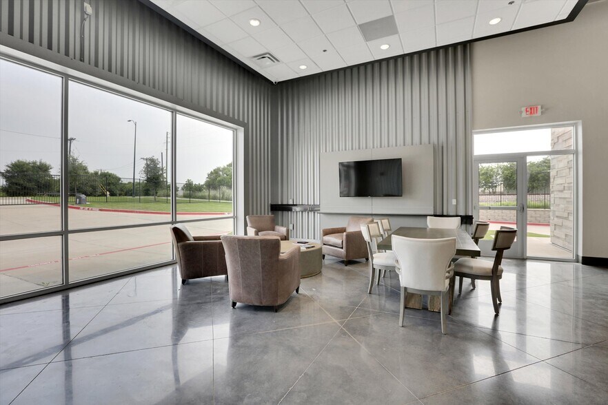 More Photos Of 6767 All Stars Ave, Frisco Showroom For Sale