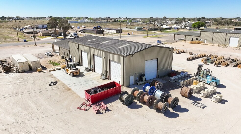 More Photos Of 1409 E County Road 120, Midland Warehouse For Lease