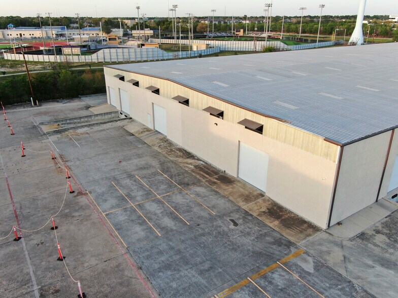 More Photos Of 10422 W Gulf Bank Rd, Houston Distribution For Lease