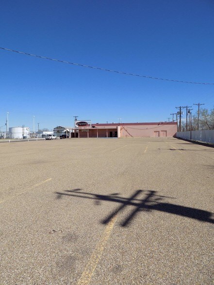 More Photos Of 2403 N Cornell St, Lubbock Bar For Sale