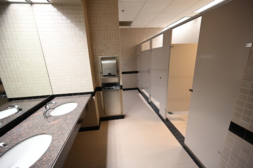 More Photos Of 16055 Space Center Blvd, Houston Office For Lease