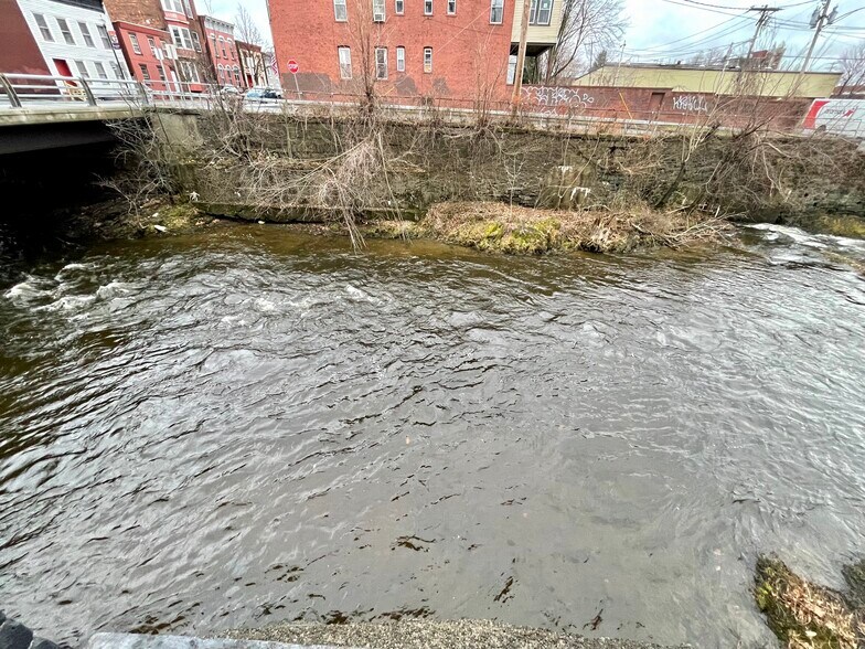 More Photos Of 285 Second St, Troy Warehouse For Lease