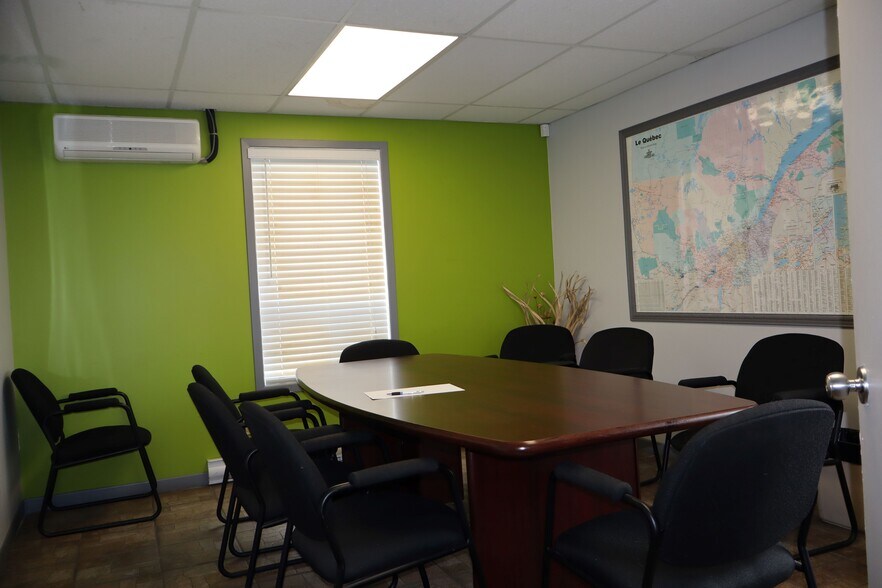 More Photos Of 9200 Boul Parent, Trois-Rivières Warehouse For Sale